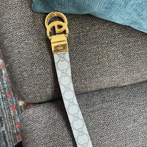 Authentic reversible gucci belt. - Picture 2 of 2